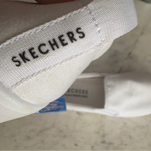 NWT Skechers White Slip-On Shoes - Picture 5 of 10